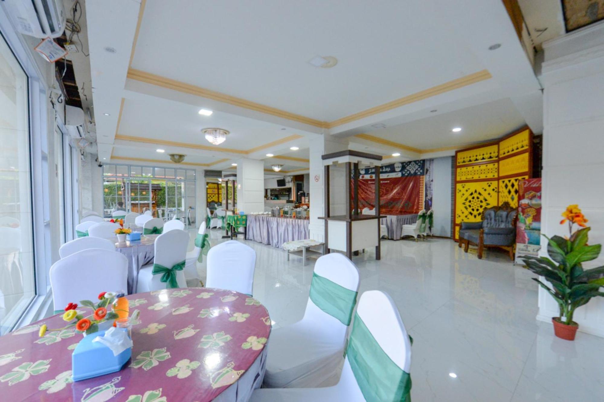 Oyo 2487 Sampurna Jaya Hotel Tanjung Pinang Exterior foto